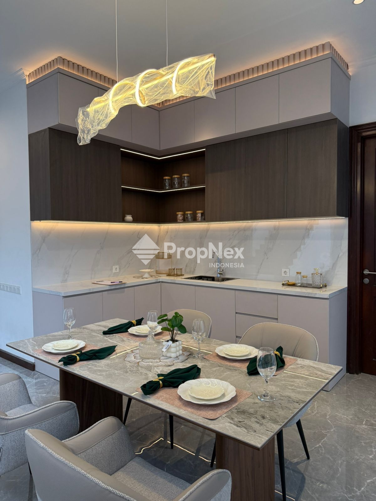 Rumah Graha Famili Blok Favorit Fully Furnish — foto 3